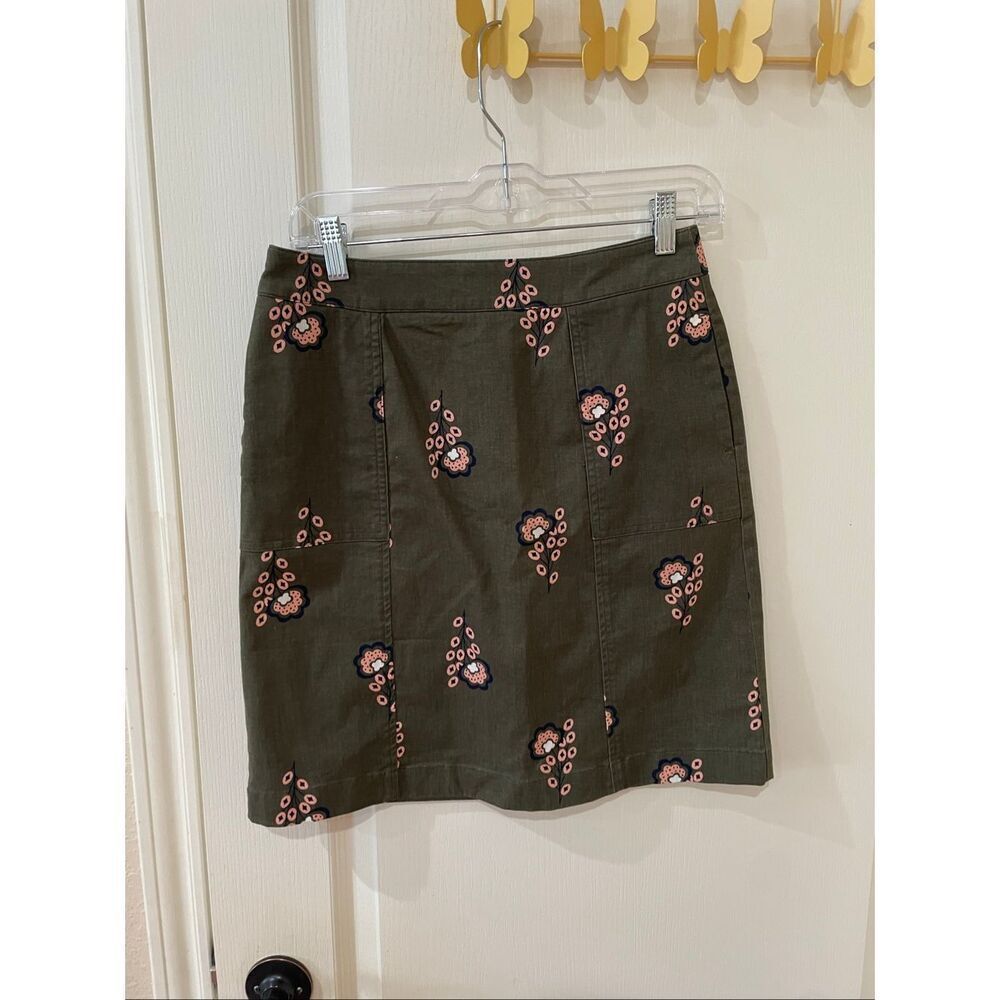 Boden Verity Embroidered Skirt in olive green w/ whimsy pink floral pattern 2R - Picture 2 of 7